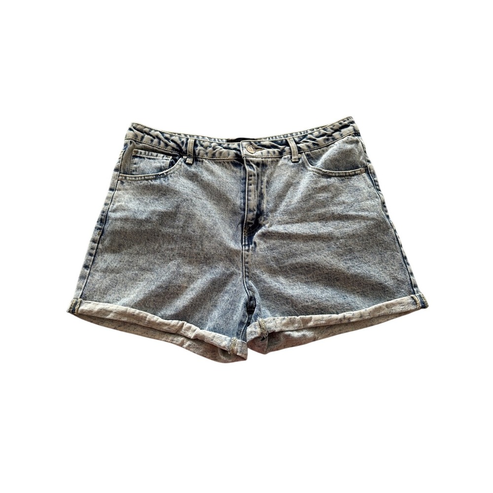 Fashion Nova Light Wash Acid Wash Denim Shorts Size 32 High Rise Cuffed Hem